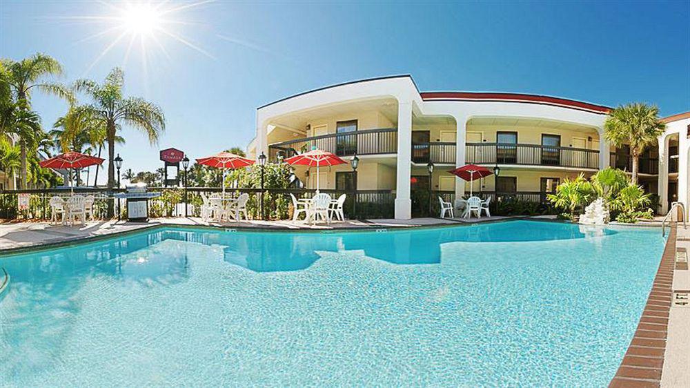 Days Inn By Wyndham Florida City Exterior photo
