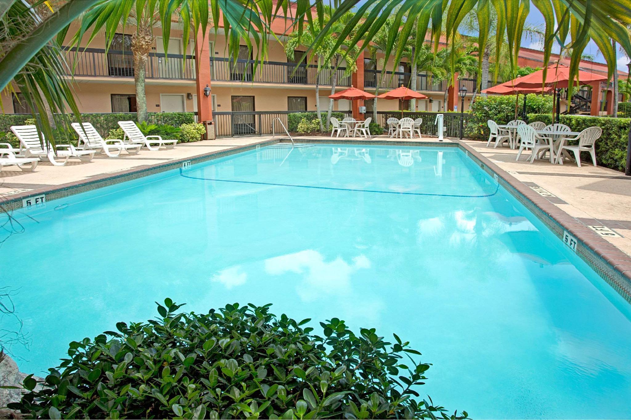 Days Inn By Wyndham Florida City Exterior photo