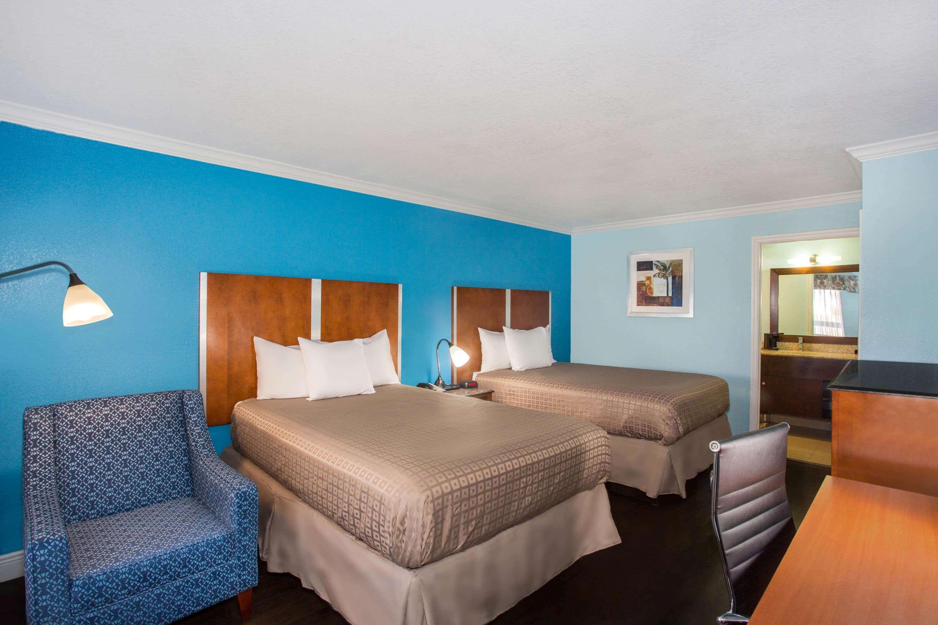 Days Inn By Wyndham Florida City Exterior photo