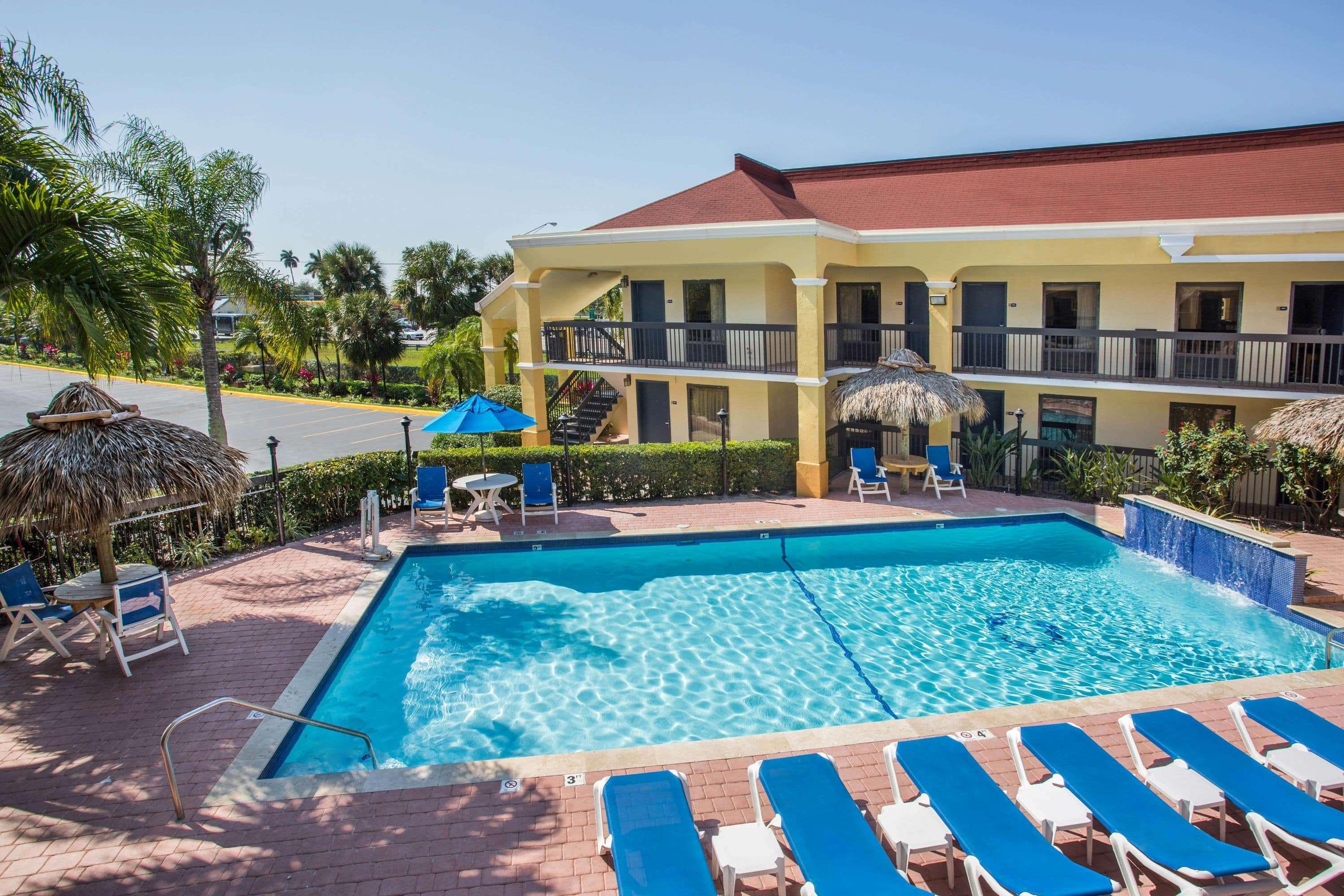 Days Inn By Wyndham Florida City Exterior photo