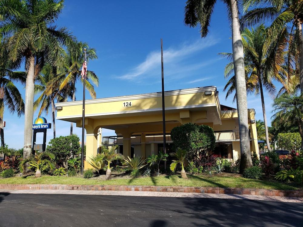 Days Inn By Wyndham Florida City Exterior photo