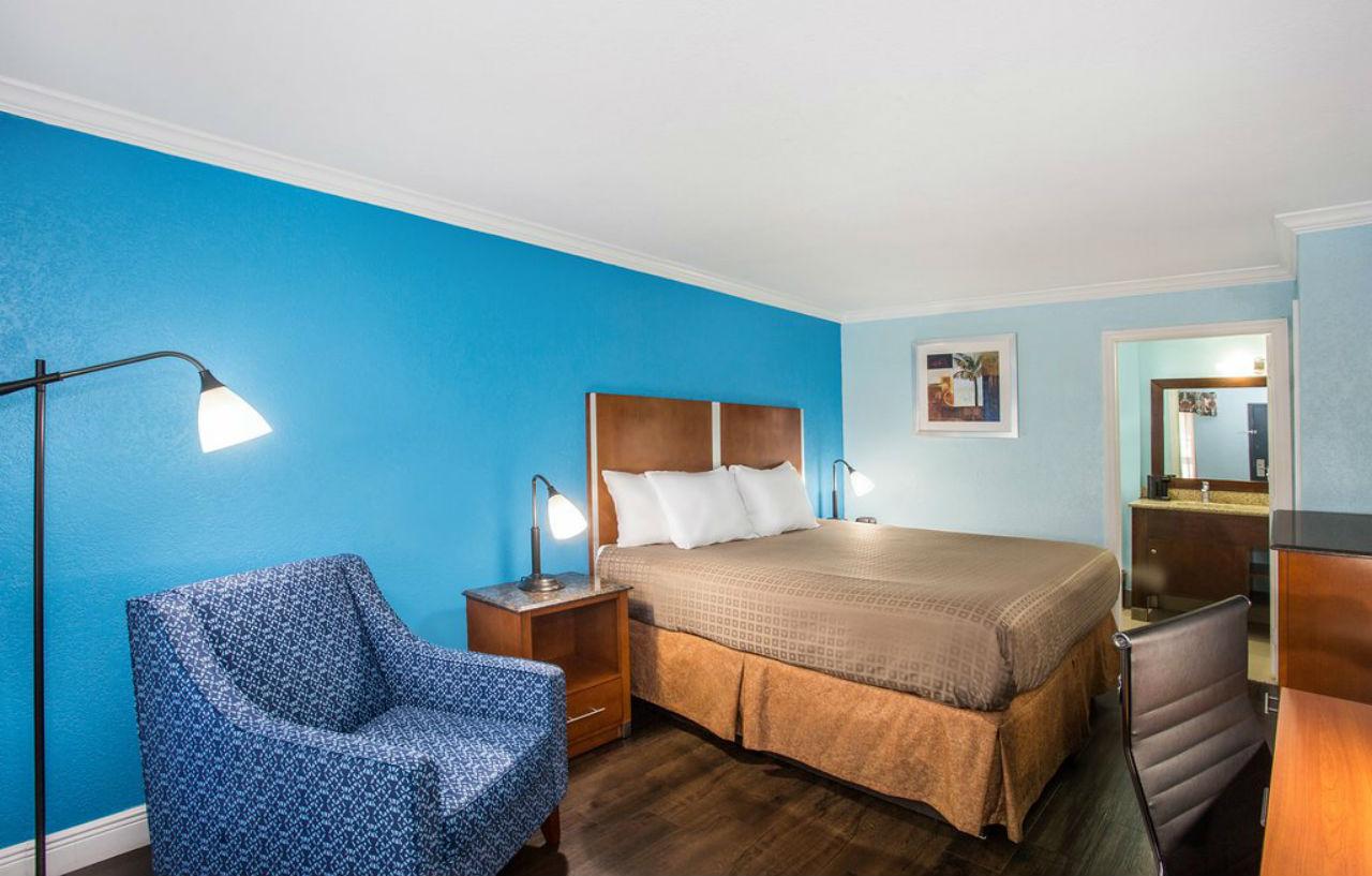 Days Inn By Wyndham Florida City Exterior photo